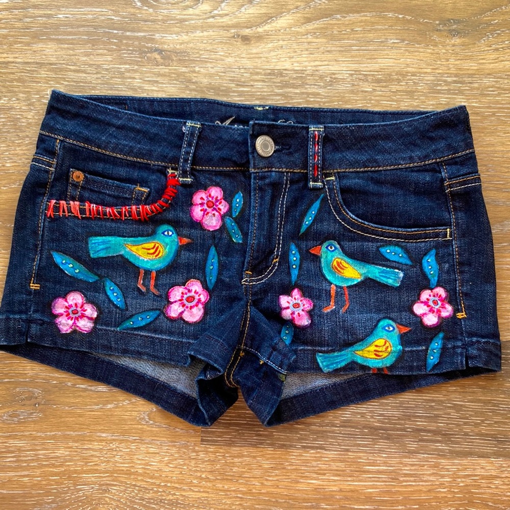 American Eagle Shorts Hand Painted 8 WOMENS